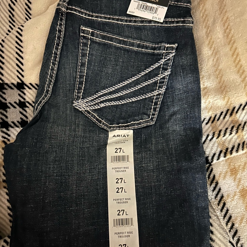 Ariat Women's Dark Blue High-Rise Jeans with Contrast Stitching